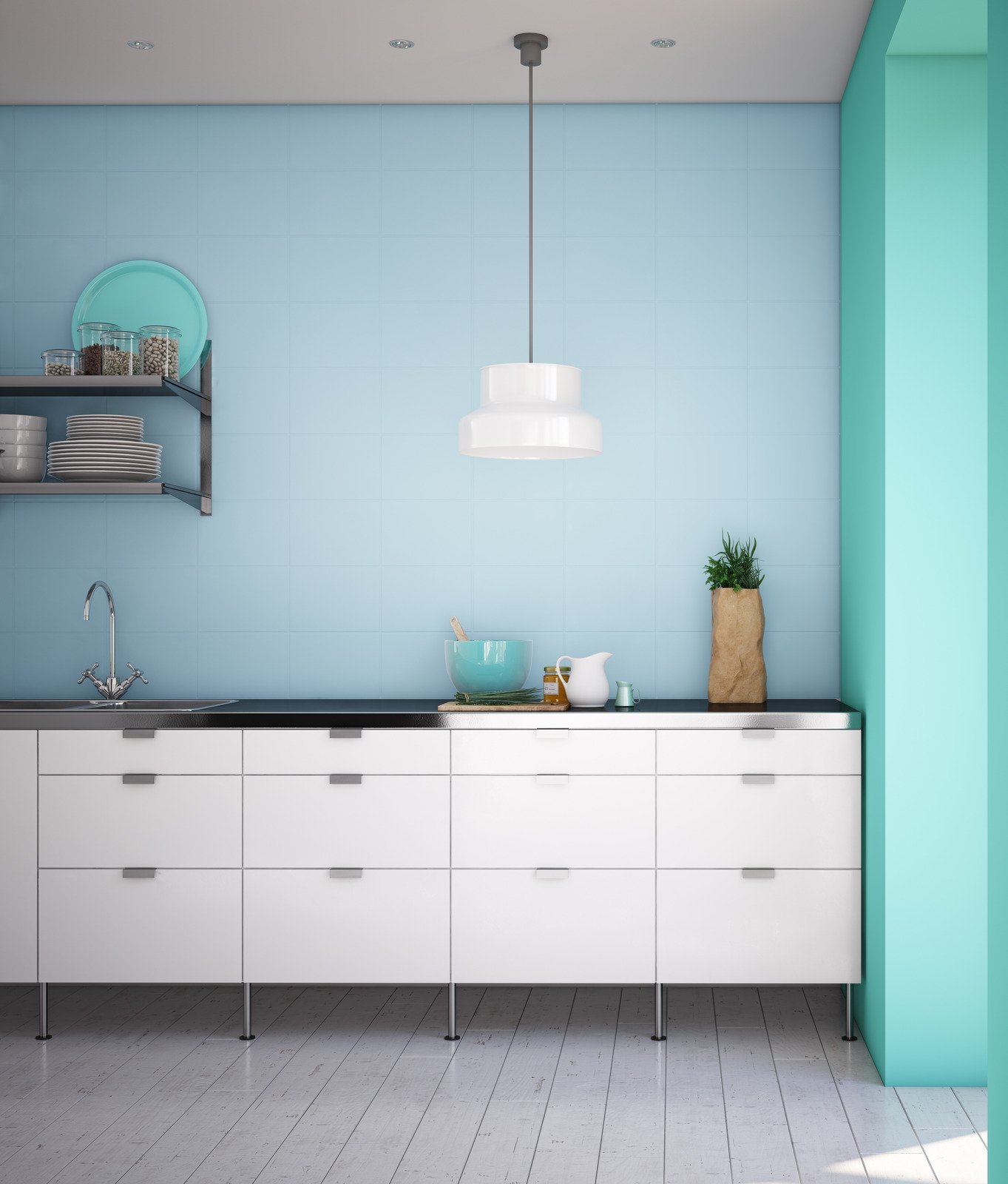błękitna ściana w kuchni, białe meble kuchenne